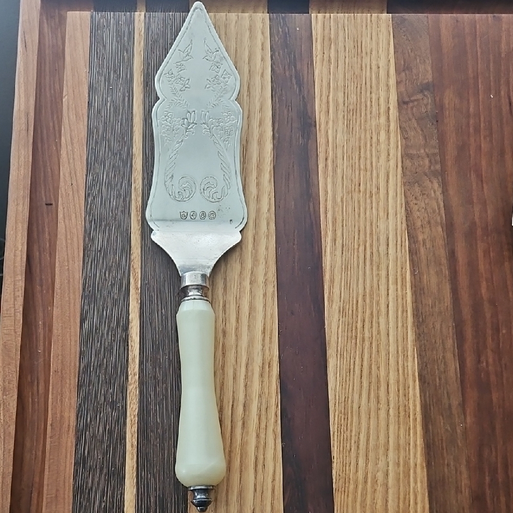 Vintage Silver Cake Server with Cream Handle